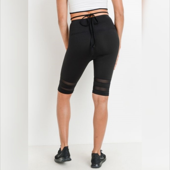 Highwaist Double Mesh Band Short Leggings - Picture 5 of 6